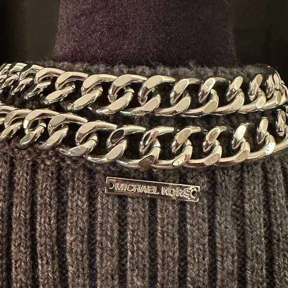 Michael Kors Sliver & Grey Faux Coyote Fur Vest - Picture 4 of 12